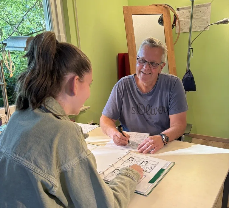 Manuel Harting bei der Therapie